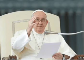 El papa Francisco pide al mundo un mayor compromiso con el derecho humanitario y la población civil