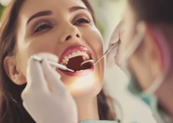 ¿El Alzheimer se revela en el dentista?… las señales que podrían anunciarlo años antes que se manifieste