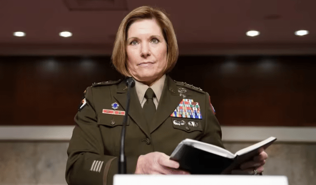 Estados Unidos envía a jefa del Comando Sur y a agentes contra el narcotráfico a Ecuador