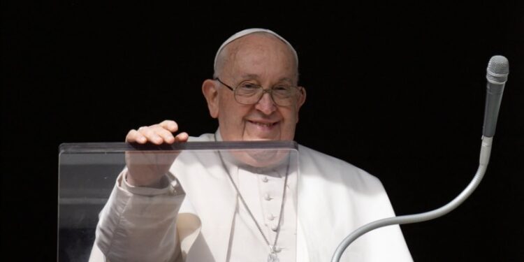 El papa dice que la guerra «es un crimen contra la humanidad»