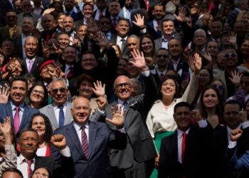 Las 5 principales noticias de Venezuela hoy: se instalan parlamentos del chavismo y la oposición. Y más