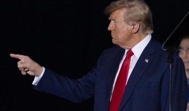 Trump agradeció el apoyo de DeSantis y arremetió contra su rival republicana Haley