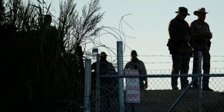 Biden dice estar listo para acometer “cambios importantes” en la frontera sur, evita tildar de “crisis” la situación