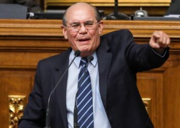 Omar González exige que Maduro deje de huir y se mida con María Corina Machado