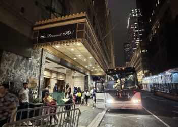 Nueva York demandó por millones de dólares a compañías que han transportado migrantes a la ciudad