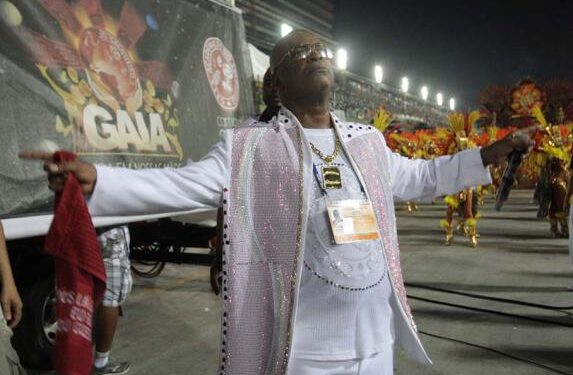 La samba brasileña de luto: murió “Quinho do Salgueiro”, una de las grandes voces del Carnaval de Río