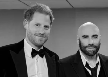 La burla del Príncipe Harry a John Travolta durante un evento en Beverly Hills
