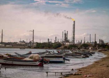 New oil spill affects the Paraguaná fishing industry in western Venezuela