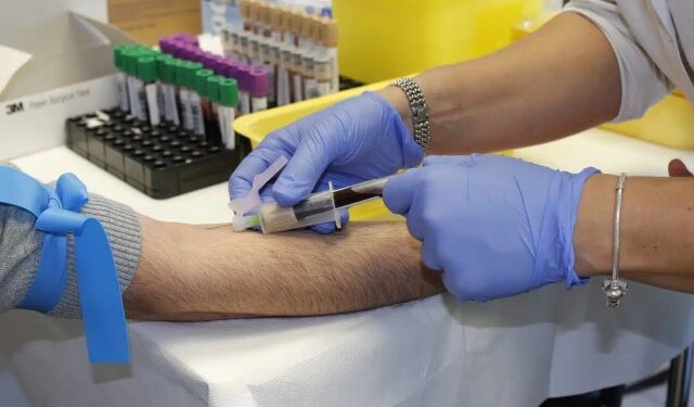 Los casos de dengue casi se triplican en Brasil