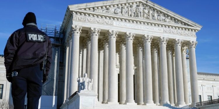 Corte Suprema de EEUU rechaza revisar fallo que permite la subasta de una petrolera venezolana