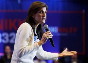 ¿Quién es Nikki Haley? Así ha sido la carrera de la única rival republicana de Trump en 2024