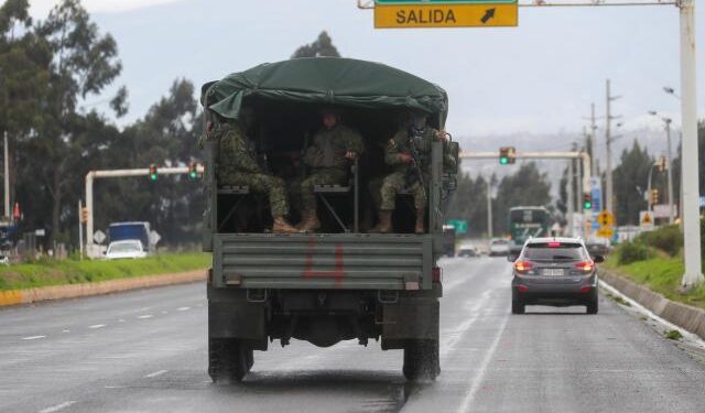 Las Fuerzas Armadas de Perú vigilan los “puntos críticos” de la frontera con Ecuador