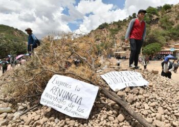 Tensión en Bolivia: seguidores de Evo Morales trancan vías y habitantes temen a posible escasez de alimentos