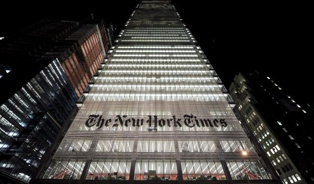 Juez ordenó a Trump pagar oneroso reclamo a The New York Times y a tres periodistas