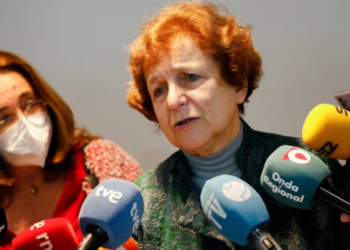 Parlamento europeo investiga a eurodiputada que pudo haber trabajado para los servicios secretos de Putin