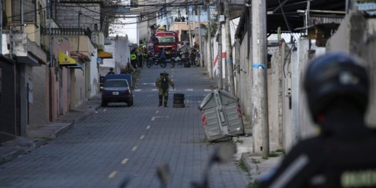 Ecuador: falsa alerta de bomba en Quito pone en vilo a capitalinos en medio de espiral de violencia