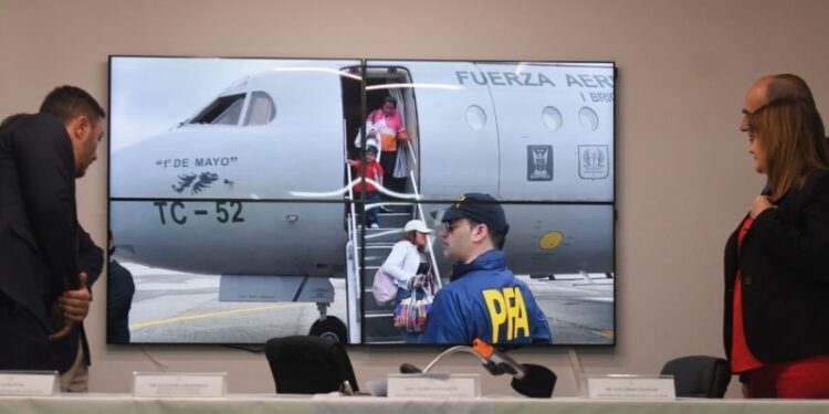 Bolivia alerta ante posible entrada de narco ecuatoriano, tras expulsión de familiares de Argentina