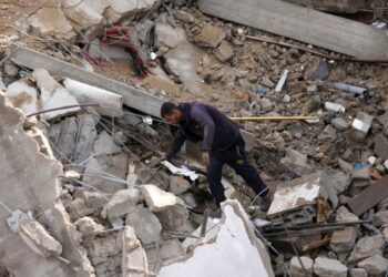 Israel ataca Gaza después de que el Ministro de Defensa dijera que la fase intensiva de guerra con Hamás terminará pronto