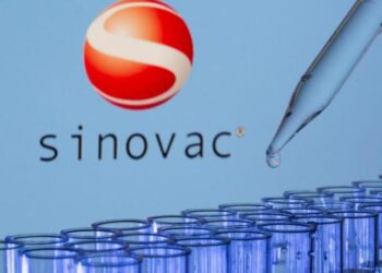 El laboratorio chino Sinovac suspende producción de vacunas contra el Covid-19, según medio