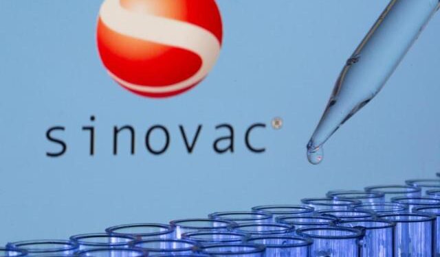 El laboratorio chino Sinovac suspende producción de vacunas contra el Covid-19, según medio