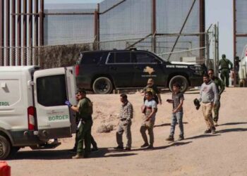 Aumento de cruces ilegales en diciembre fue impulsado en parte por la llegada de venezolanos a EEUU