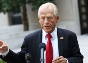 Cuatro meses de prisión para un exasesor de Trump por desacato al Congreso