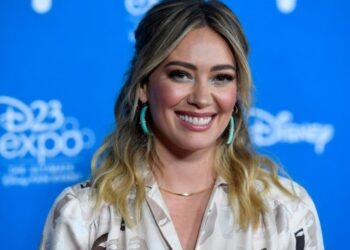 Una “escandalosa” escena sexual habría provocado la cancelación del reboot de “Lizzie McGuire” con Hilary Duff