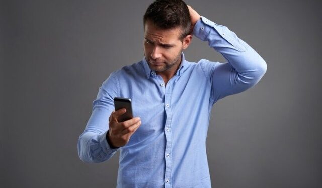 Le preguntó a su jefe cuánto le pagarían por cubrir dos horas extra y la respuesta indignó a todos