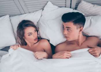 “Yo quiero un Pegging”: La extraña fantasía sexual que un hombre le pidió a su pareja tras rechazar realizar un trío