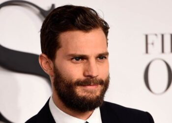 El actor Jamie Dornan fue hospitalizado por posible ataque cardíaco