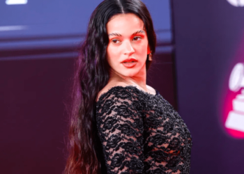 Rosalía se acerca a sus fanáticos al abrir su canal de WhatsApp; así puedes unirte