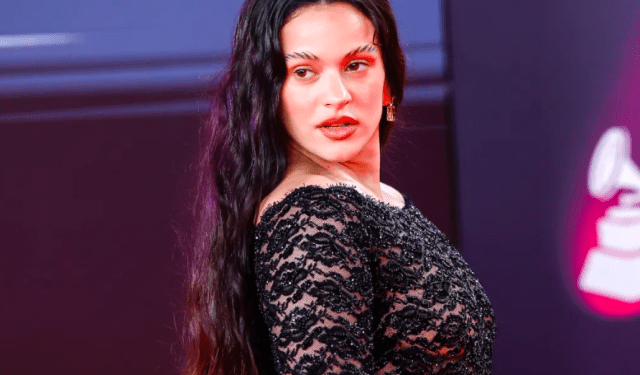 Rosalía se acerca a sus fanáticos al abrir su canal de WhatsApp; así puedes unirte