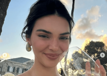 Kendall Jenner demuestra que dejar poco a la imaginación seguirá de moda en 2024 (DIOOSS)