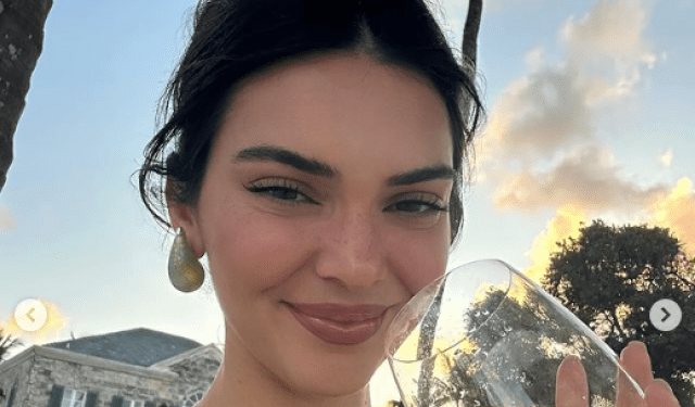 Kendall Jenner demuestra que dejar poco a la imaginación seguirá de moda en 2024 (DIOOSS)