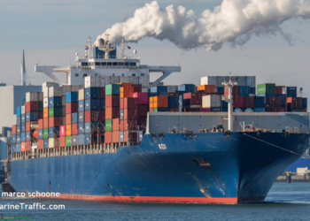 Terroristas hutíes atacaron un buque comercial estadounidense en el mar Rojo