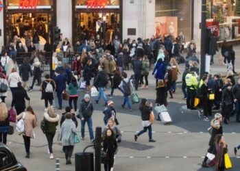Los trabajadores del metro de Londres van a la huelga seis días por mejores salarios