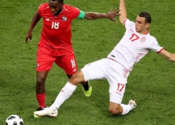 Conmoción en Panamá: el goleador histórico de la selección de fútbol murió en medio de un partido (VIDEO)