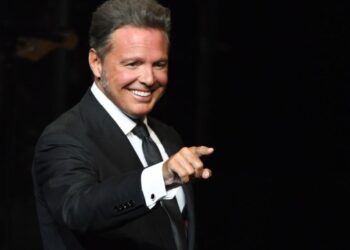 La canción poco conocida que escribió Luis Miguel y que rompe la teoría de que no escribe sus temas