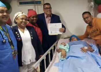 La Maternidad Concepción Palacios le dio la bienvenida a la primera caraqueña del 2024