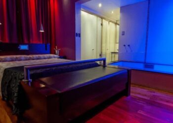 ¿Momento de “calentura”? Quisieron robar el aire acondicionado de un motel y acabaron de la peor manera