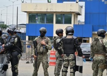 Activan protocolos de seguridad en Ecuador por incidentes en seis cárceles