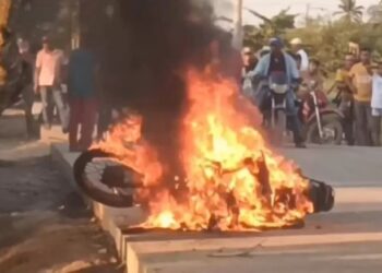 VIDEO: La “ardiente” venganza que realizó una mujer en un ataque de celos