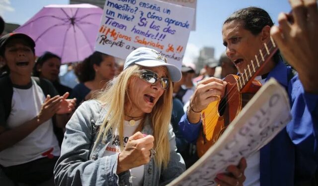 Docentes de Venezuela convocan a protesta nacional el #15Ene para exigir aumento salarial