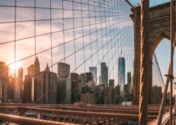 California y Nueva York analizan convertir en ley un nuevo impuesto que impactaría a los propietarios