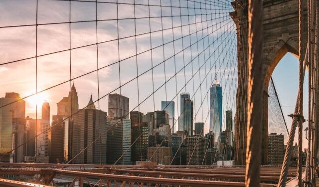 California y Nueva York analizan convertir en ley un nuevo impuesto que impactaría a los propietarios