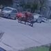 Como una comedia: ladrón perdió pierna ortopédica en medio de un robo y vecino lo frenó con patada voladora (VIDEO)