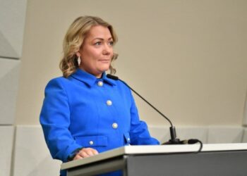 Ministra de Educación Superior de este país luchaba contra el plagio, hasta que la pillaron copiando