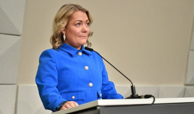 Ministra de Educación Superior de este país luchaba contra el plagio, hasta que la pillaron copiando