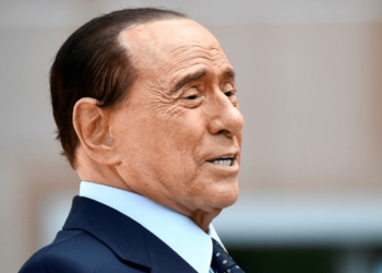 Los hijos de Berlusconi llevan a juicio a una de las chicas “Bunga Bunga” por extorsión