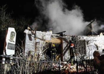 Rusia vuelve a bombardear Jarkov y en Kiev se escuchan fuertes explosiones